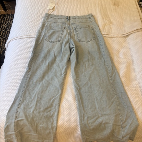 Pulcro Adi Regenerative Cotton Mid-Rise Flare Jeans - Picture 6 of 7